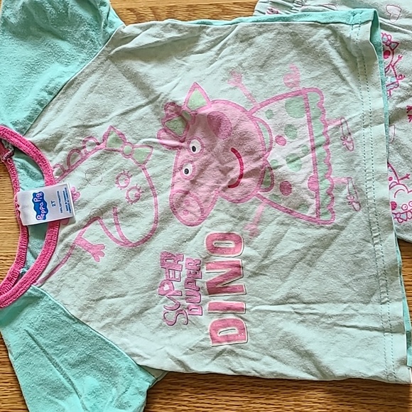 💥3/$20💥 Peppa Pig Pajamas - Picture 2 of 3